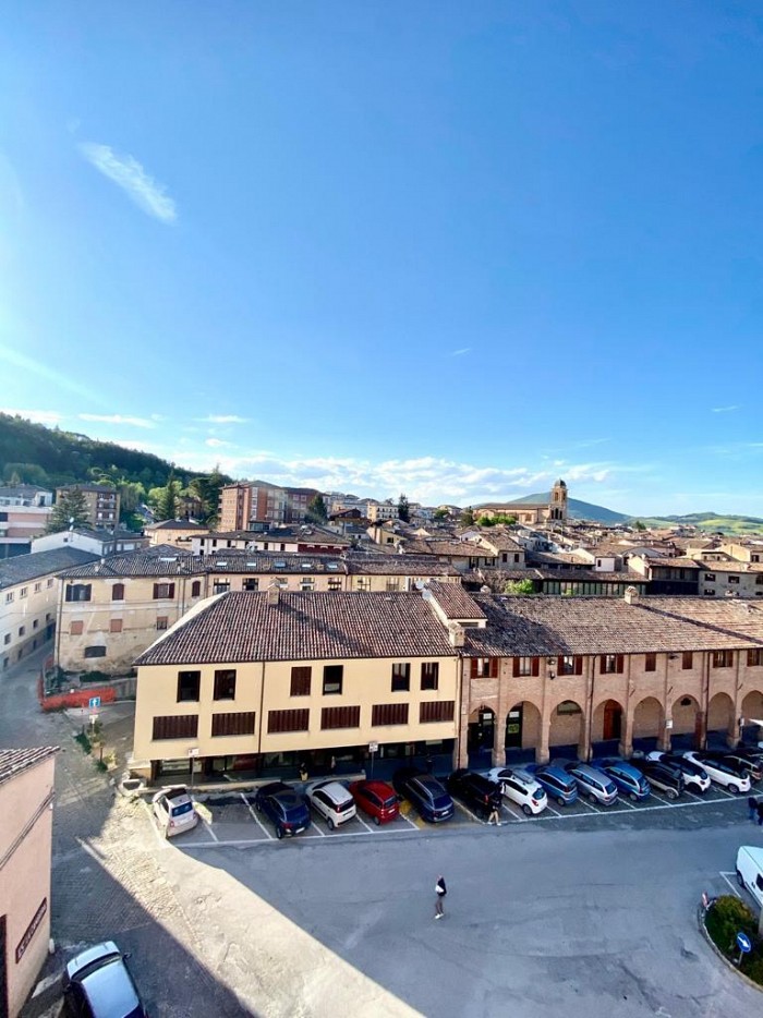 LUMINOSISSIMO APPARTAMENTO PIAZZA GARIBALDI FABRIANO